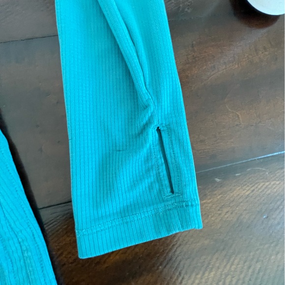 Fabletics long sleeve athletic top - Picture 2 of 2